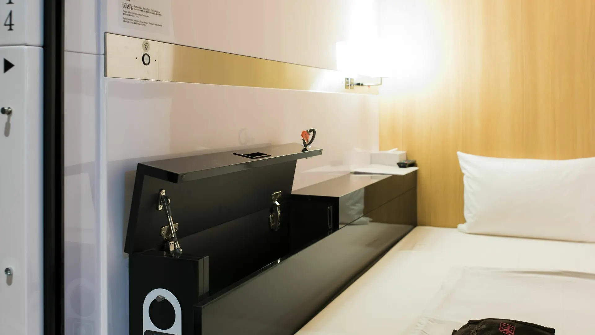 First Cabin Kyoto Kawaramachi Sanjo 2*,